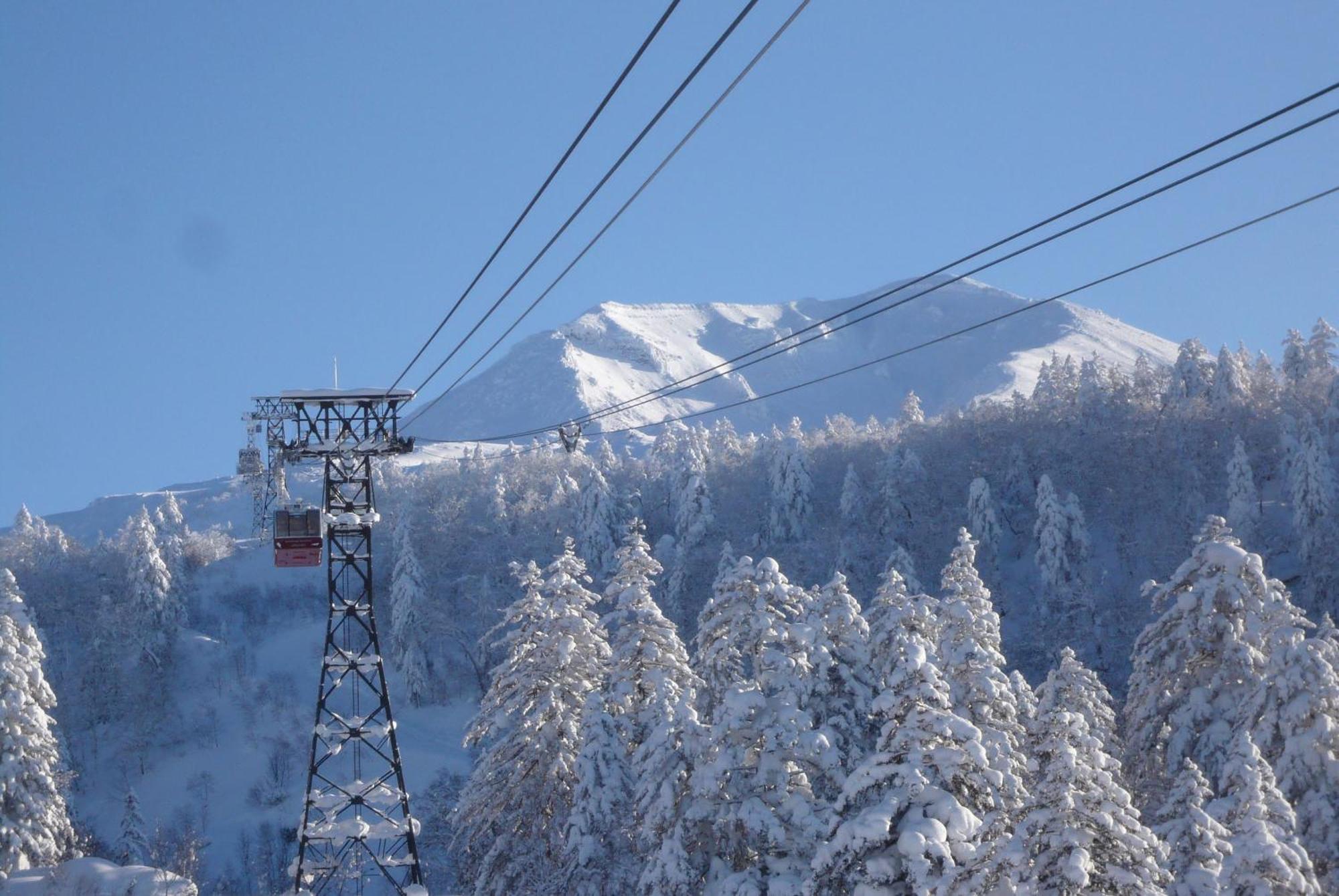 Higashikawa Asahidake Onsen Hotel Bear Monte Esterno foto